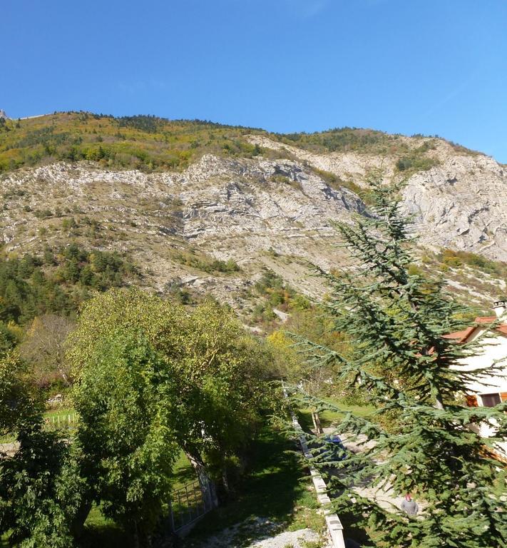Le Rocher Des Ducs, Vue Sur Montagne, Abris Voitures Et Motos Le Glaizil Dış mekan fotoğraf